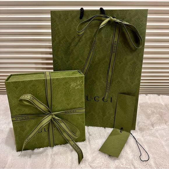 NWT! Gucci Pink Silk Wool Pashmina Scaf With Gift Box, Wrap, Bag and Mailing Box - Picture 3 of 10